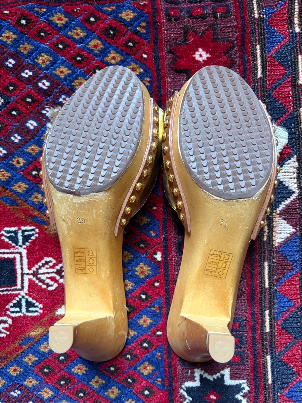 Miu Miu | Embellished platform heeled sandals - Picture 4 of 6